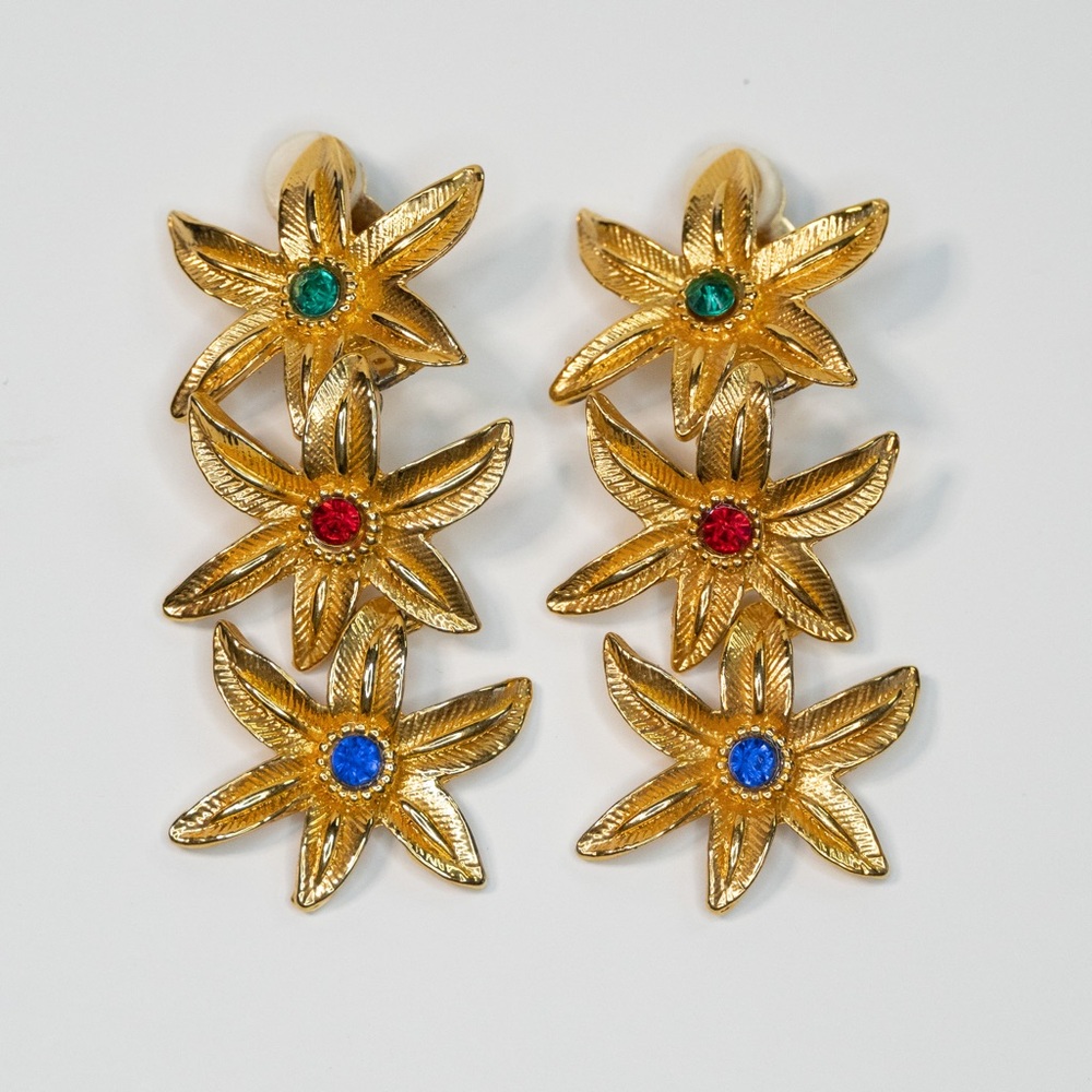Trifari Starfish/ Flower shaped clip on earrings
